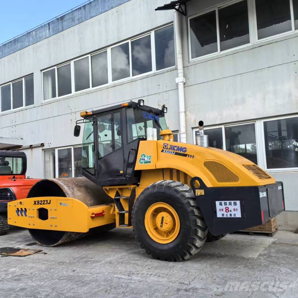 XCMG XS223 振動ローラ