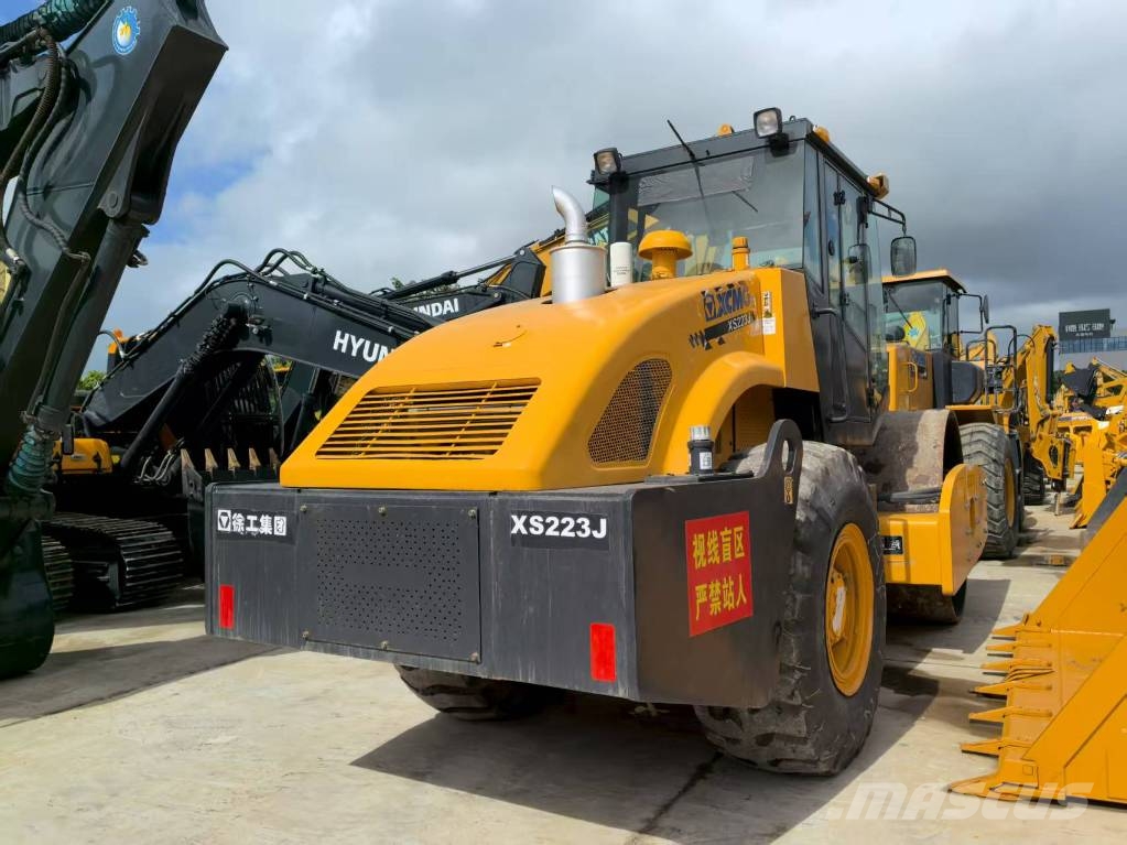 XCMG XS223 振動ローラ