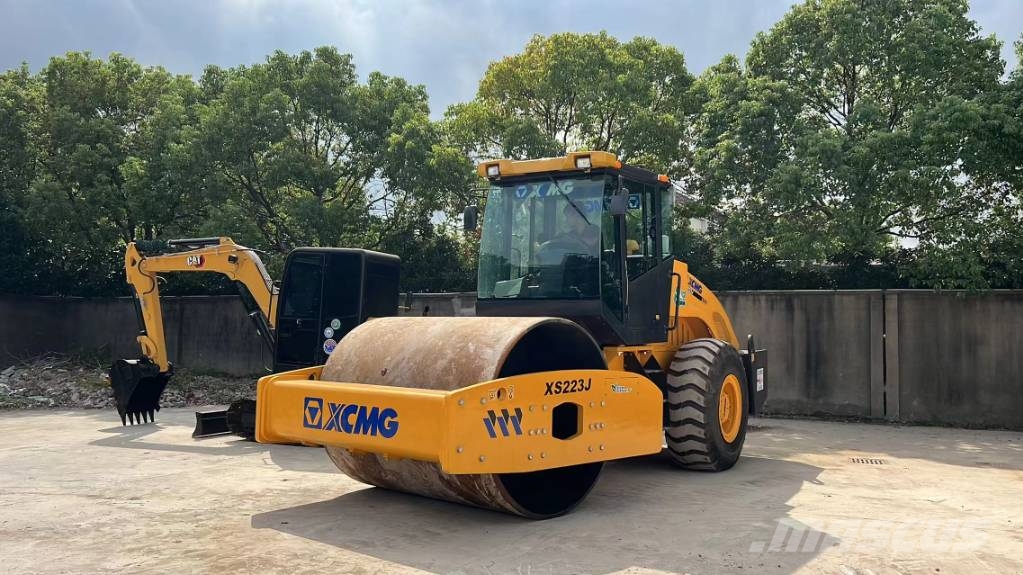 XCMG XS223 振動ローラ