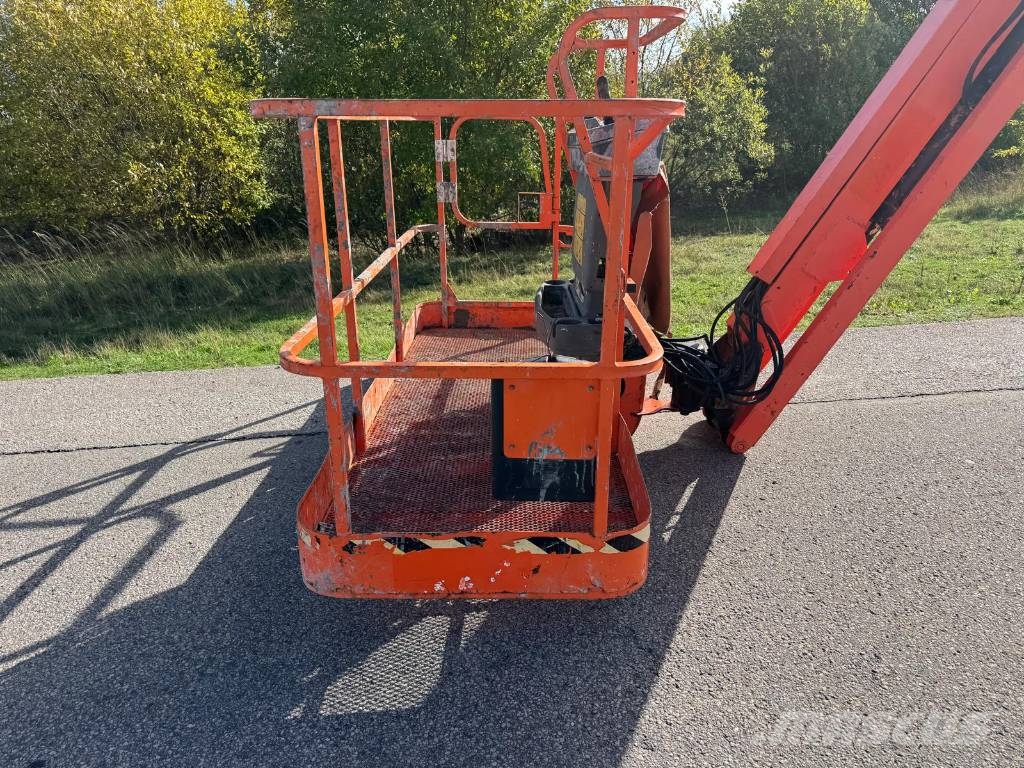 JLG 860 SJ Articulated boom lifts
