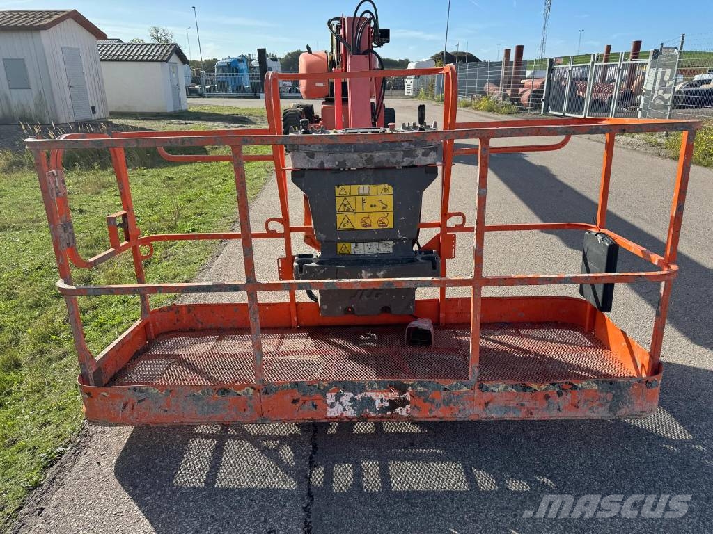 JLG 860 SJ Articulated boom lifts