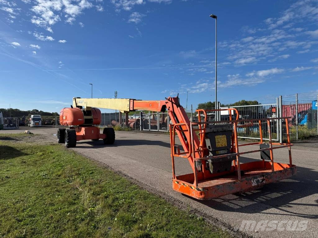 JLG 860 SJ Articulated boom lifts