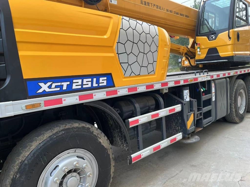 XCMG XCT 25 Всъдеходни кранове