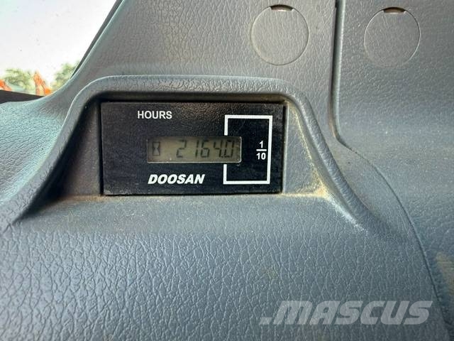 Doosan / DEVELON DX140LCR-7 Bageri guseničari