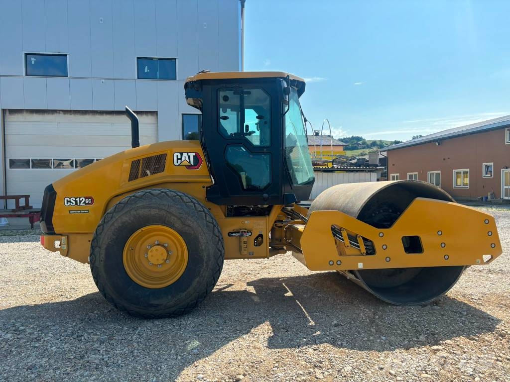 CAT CS 12 GC Οδοστρωτήρες μονού κυλίνδρου