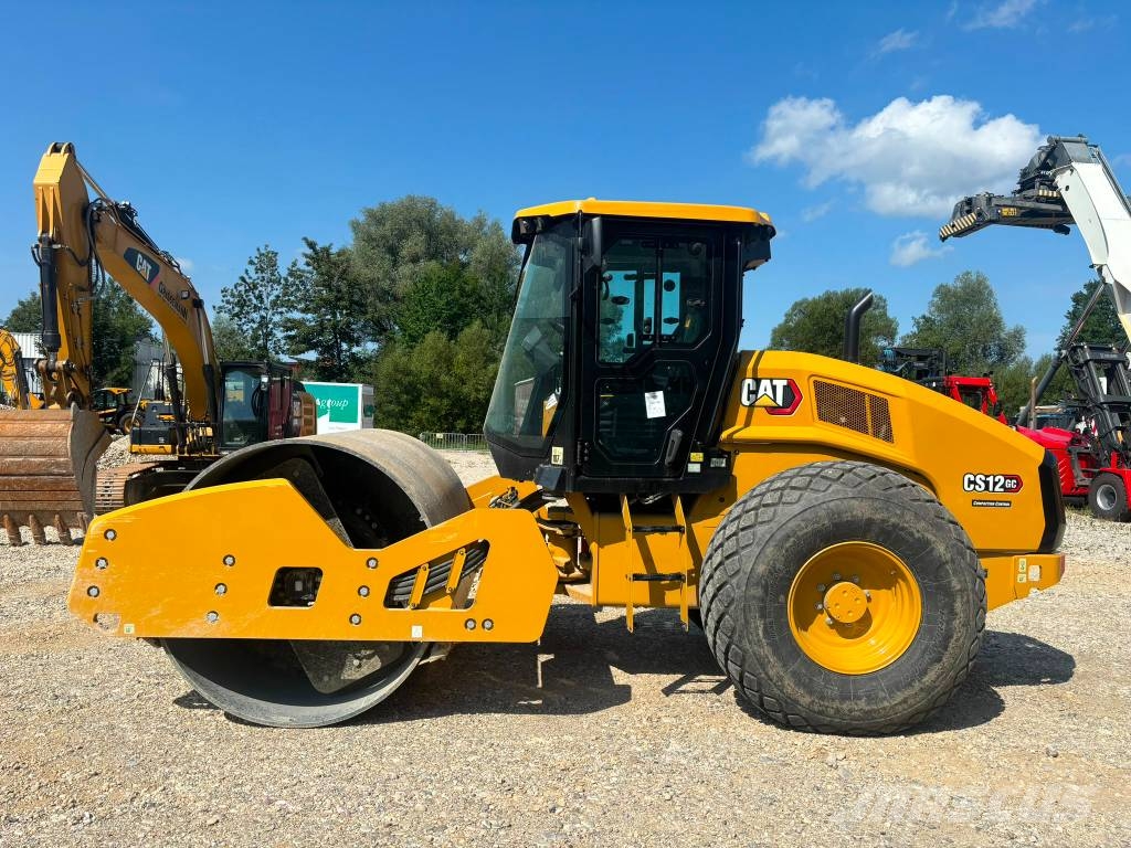 CAT CS 12 GC Οδοστρωτήρες μονού κυλίνδρου