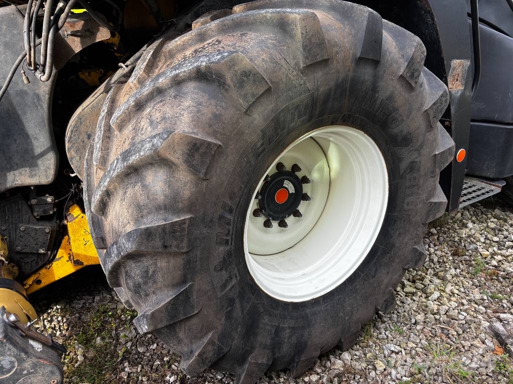 New Holland FR 600 Ensileuse automotrice