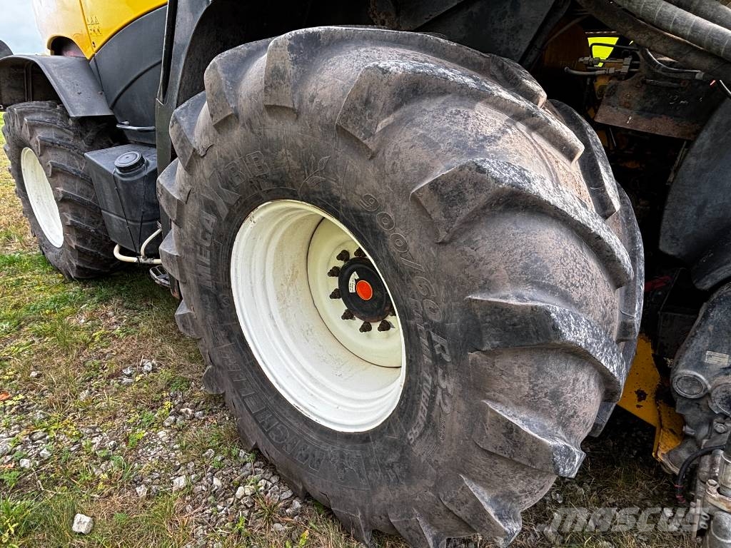 New Holland FR 600 Ensileuse automotrice