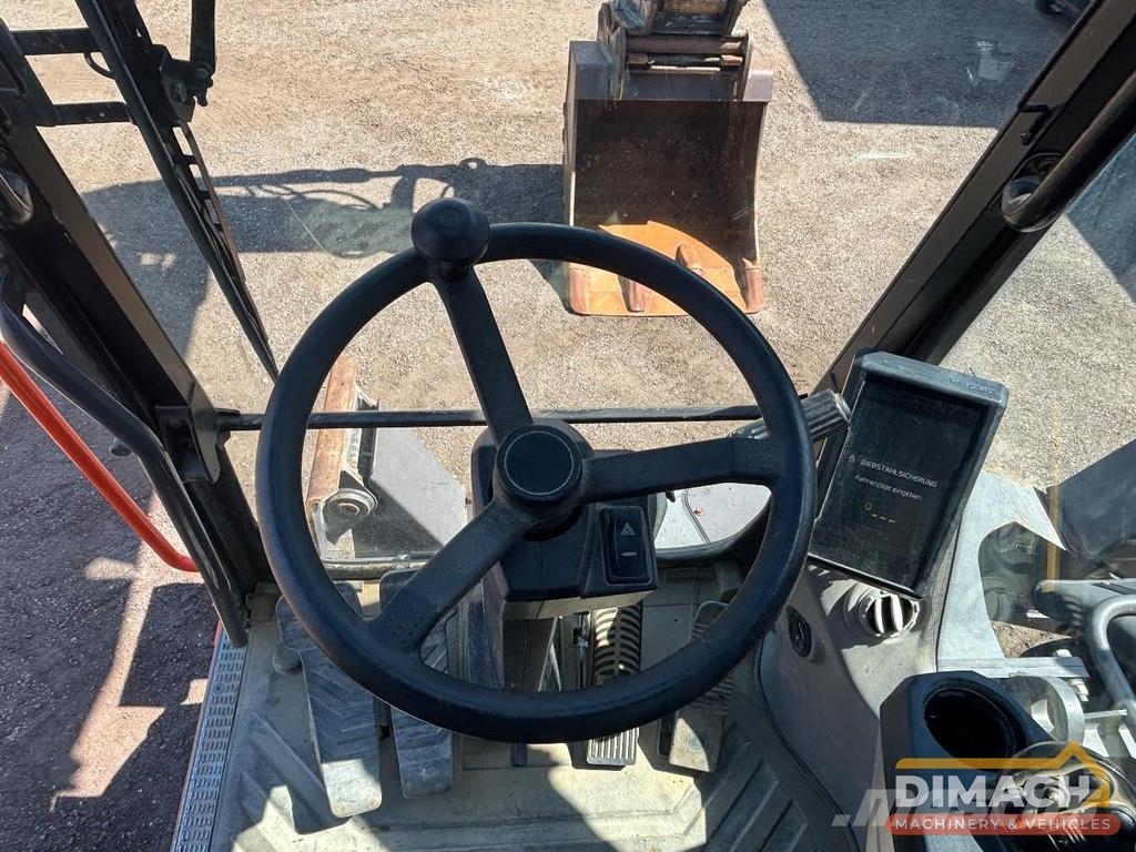 Volvo EWR 170E triple boom - blade + outriggers - 5800 h Specijalni kopači