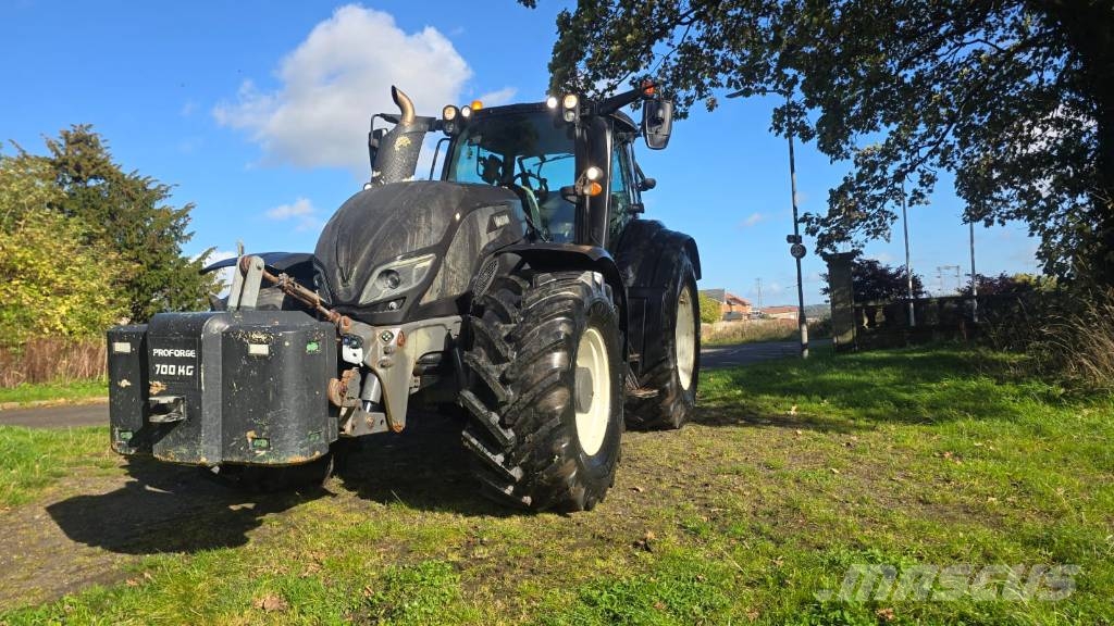 Valtra T 234 Traktorji