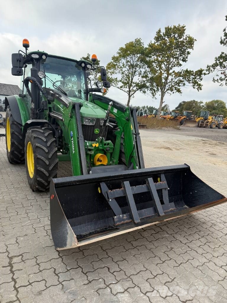 John Deere 5100 R Traktoren