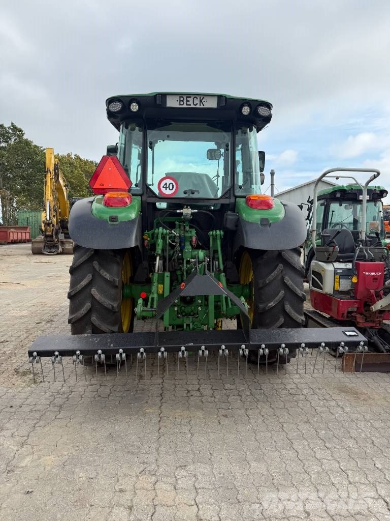 John Deere 5100 R Traktoren