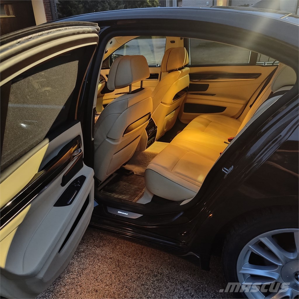 BMW 740d xDRIVE Sedan (AA) Carros