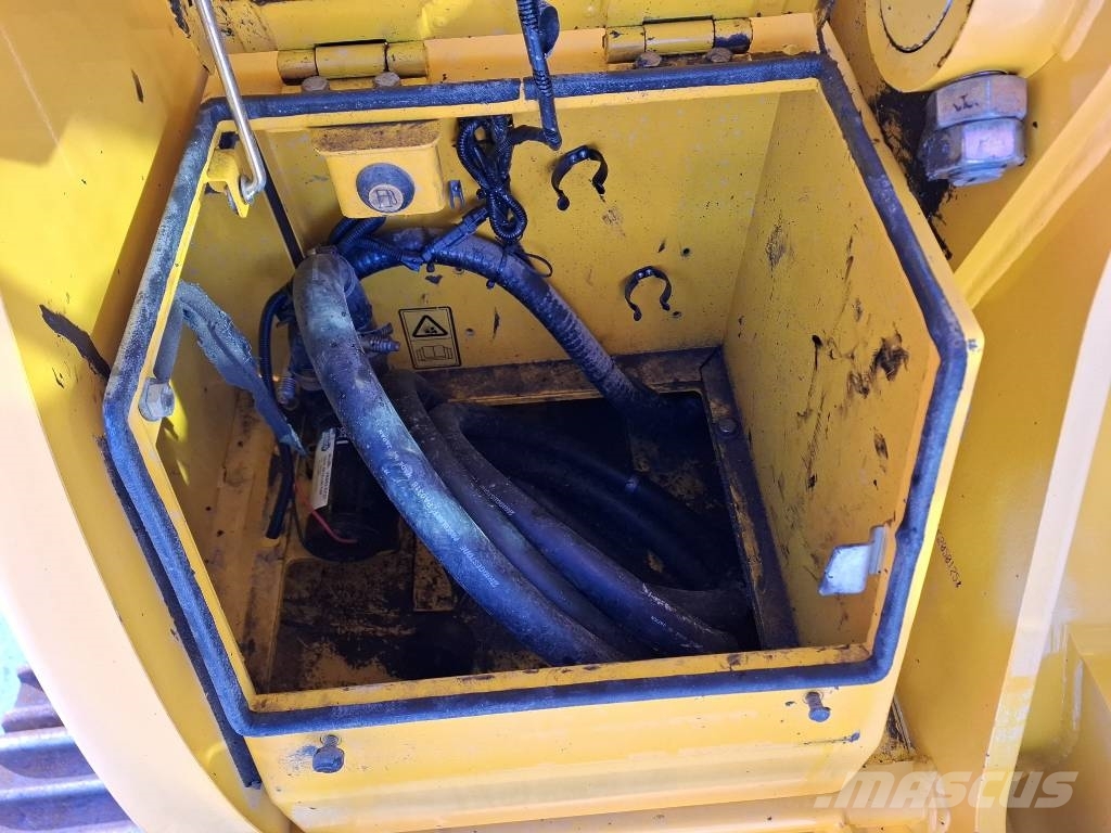JCB JS 260 LC / Pyörittäjä, Kauha, Rasvari, Lämmitin Excavadoras sobre orugas