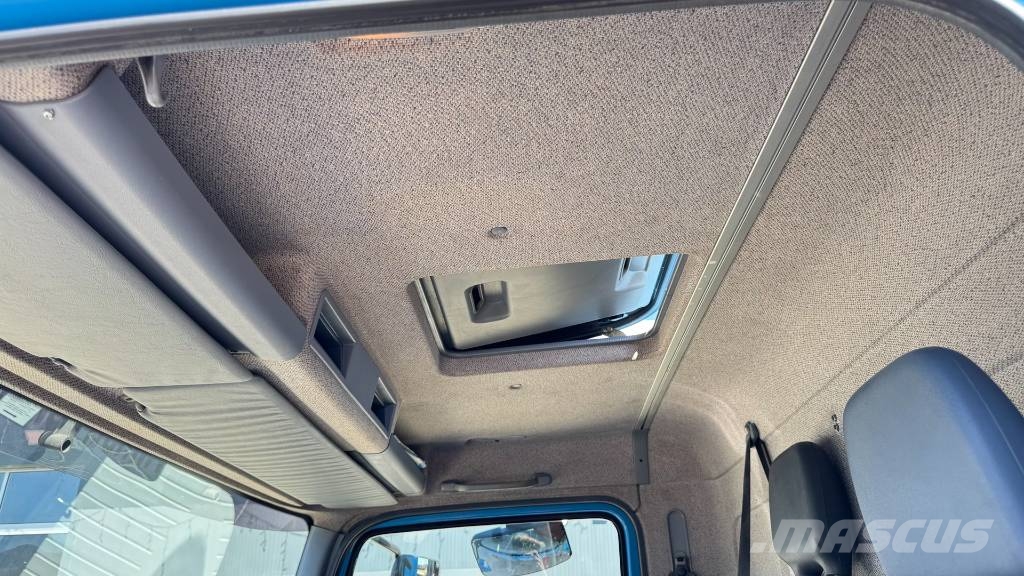 Mercedes-Benz ATEGO 1217 stake body - PALFINGER PK5000 - 5.1M Camiones bañeras basculantes o volquetes