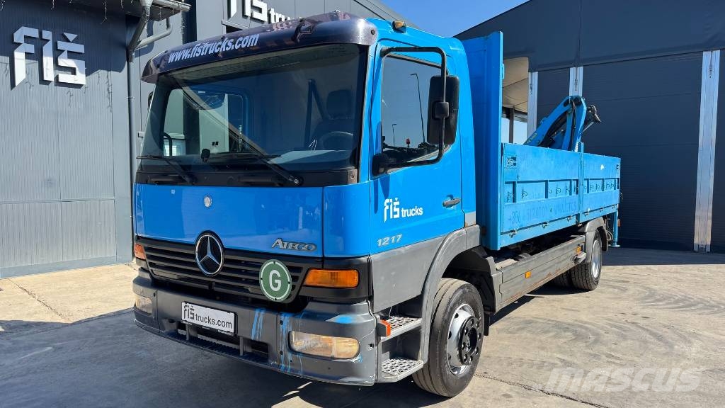 Mercedes-Benz ATEGO 1217 stake body - PALFINGER PK5000 - 5.1M Camiones bañeras basculantes o volquetes