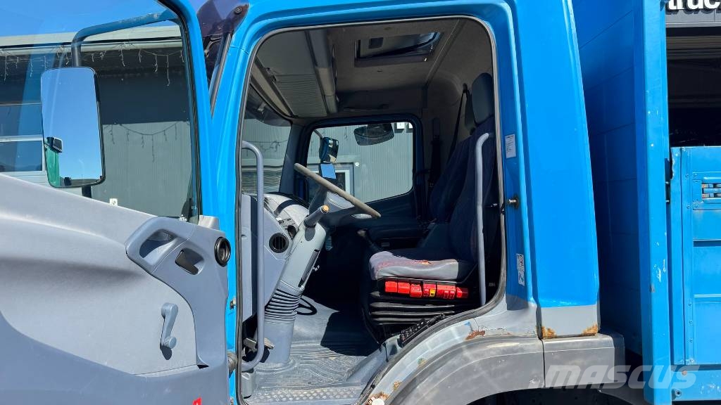 Mercedes-Benz ATEGO 1217 stake body - PALFINGER PK5000 - 5.1M Camiones bañeras basculantes o volquetes