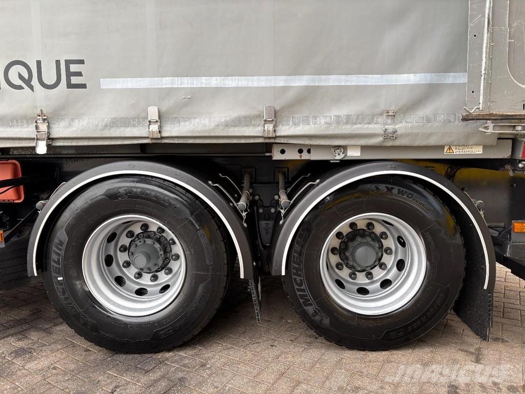 Scania P 320 + BDF SYSTEM + MANUAL + EURO 5 Bakwagens met gesloten opbouw