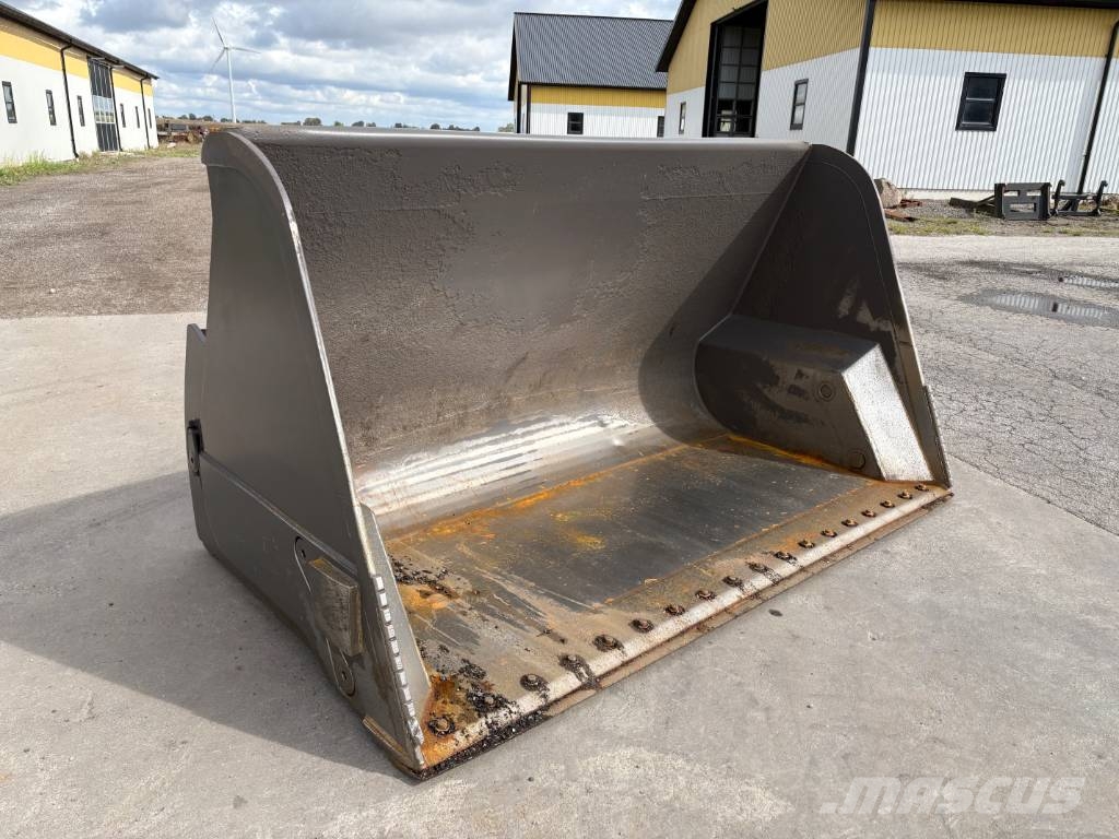 Högtippande skopa, St Bm fäste Buckets