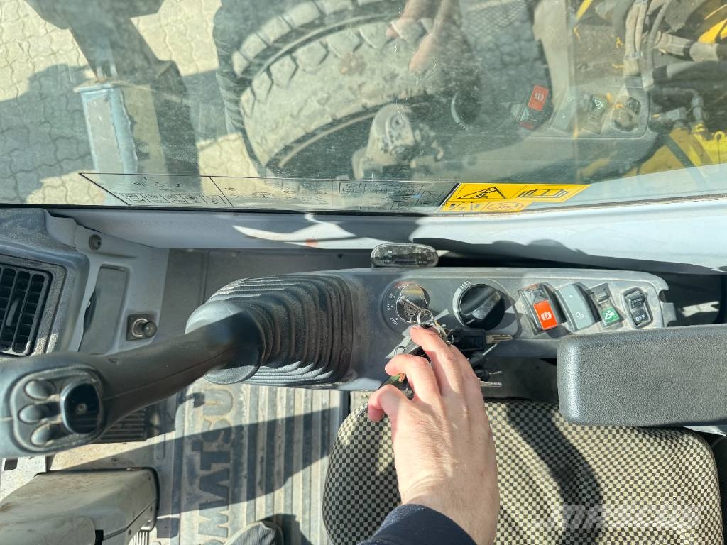 Komatsu PW 200-7 Εκσκαφείς με τροχούς - λάστιχα