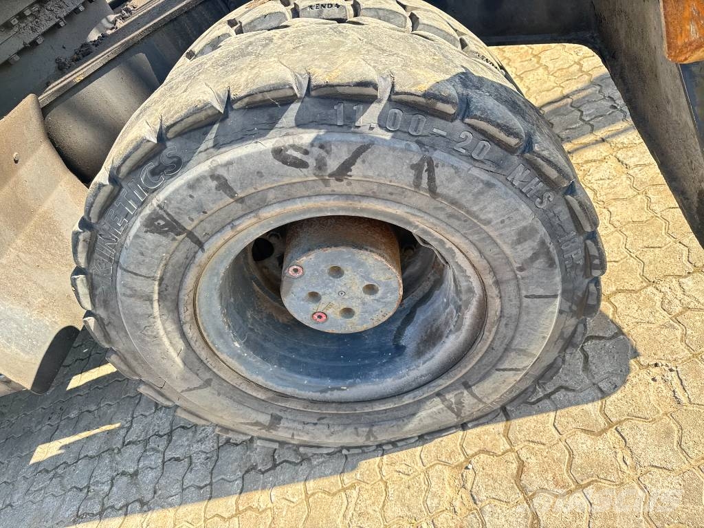 Komatsu PW 200-7 Εκσκαφείς με τροχούς - λάστιχα