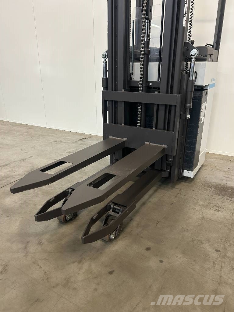 UniCarriers 160SDTFVH540AJN شاحنات مناولة ذاتية الدفع