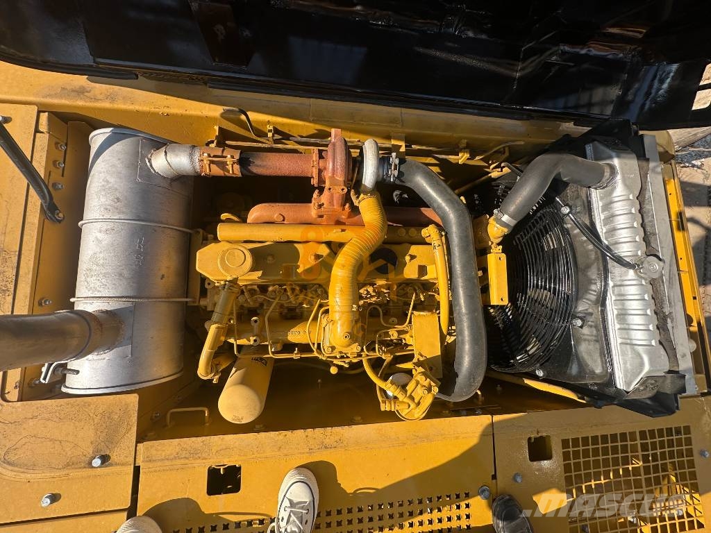 CAT 320 B L Гусеничні екскаватори