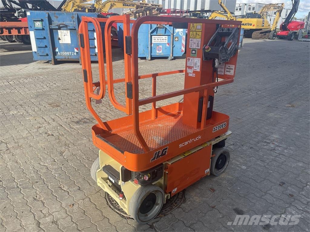 JLG 1230ES Vertikálne stĺpové výťahy