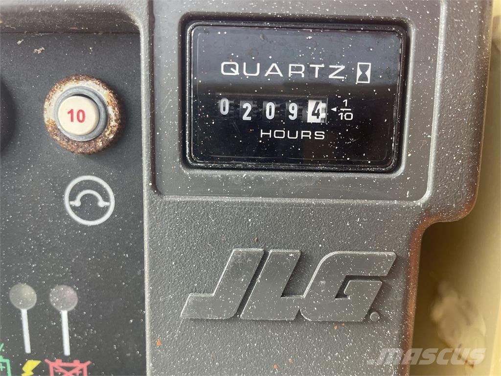 JLG 1230ES Vertikálne stĺpové výťahy