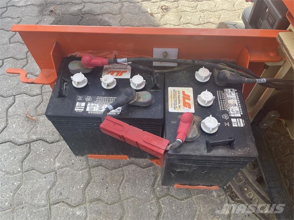 JLG 1230ES Vertikálne stĺpové výťahy