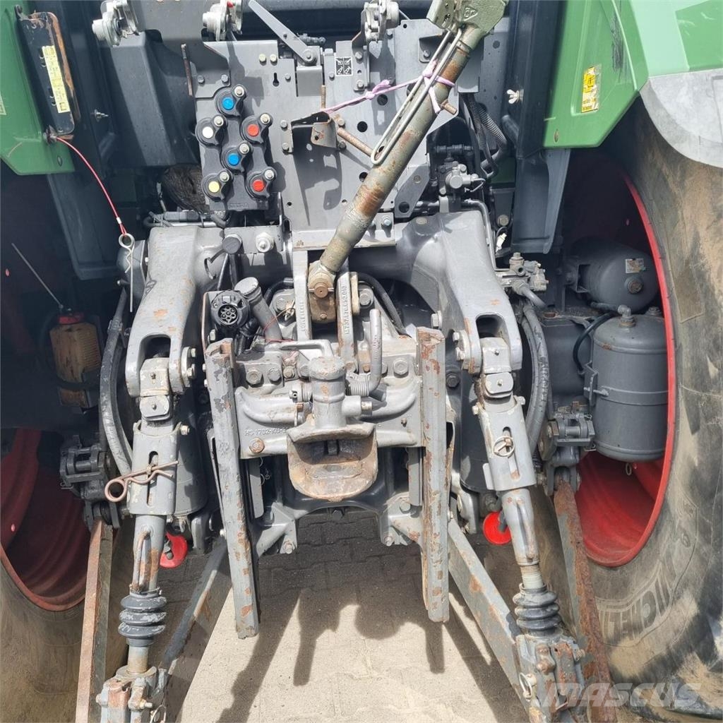 Fendt 724 Profi Plus Трактори