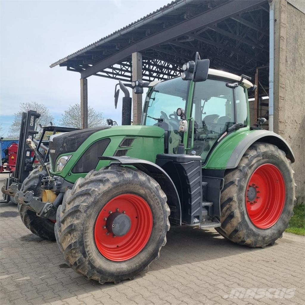 Fendt 724 Profi Plus Трактори