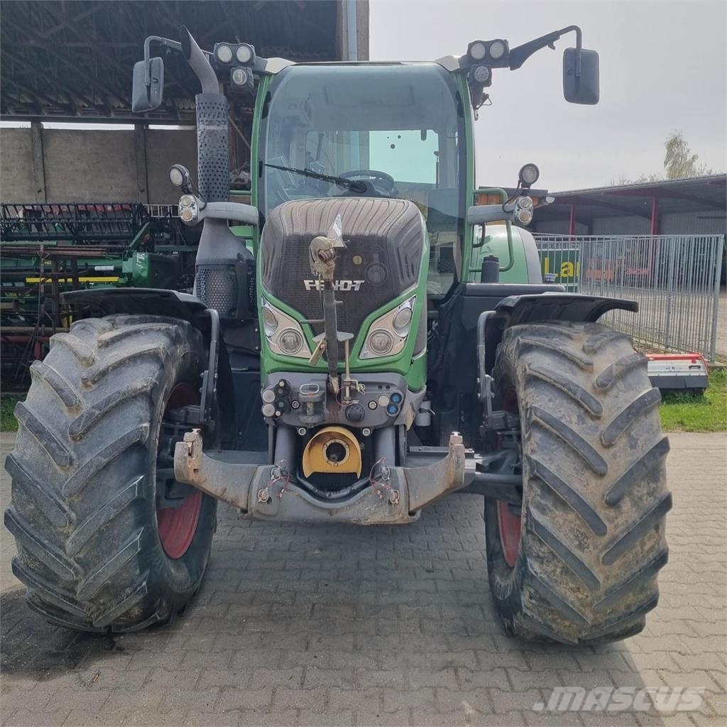 Fendt 724 Profi Plus Трактори