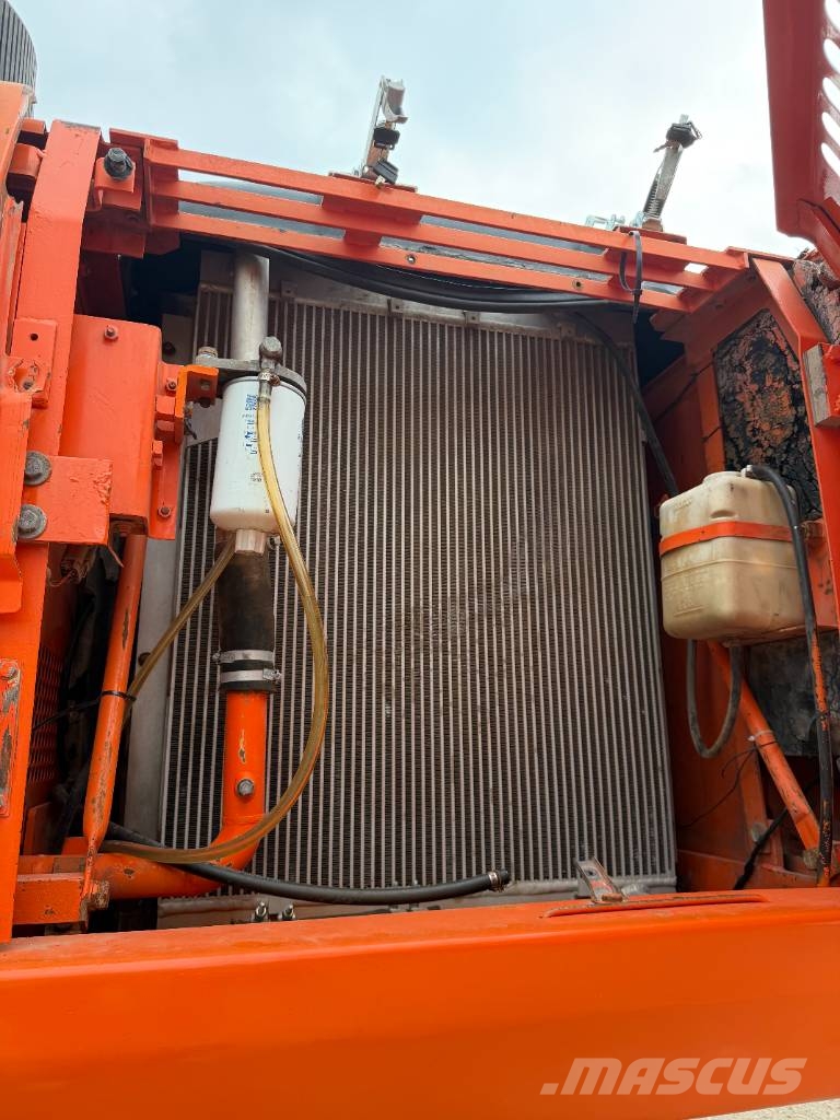 Doosan DH 210 W-7 Source factory Bagri na kolesih
