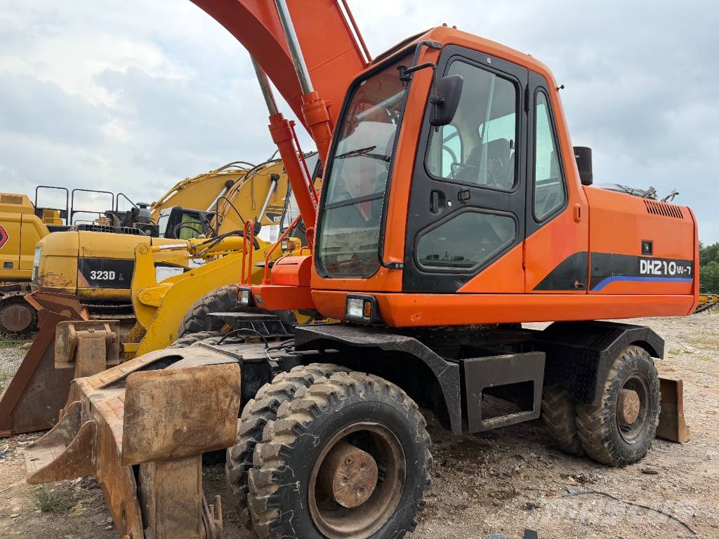 Doosan DH 210 W-7 Source factory Bagri na kolesih