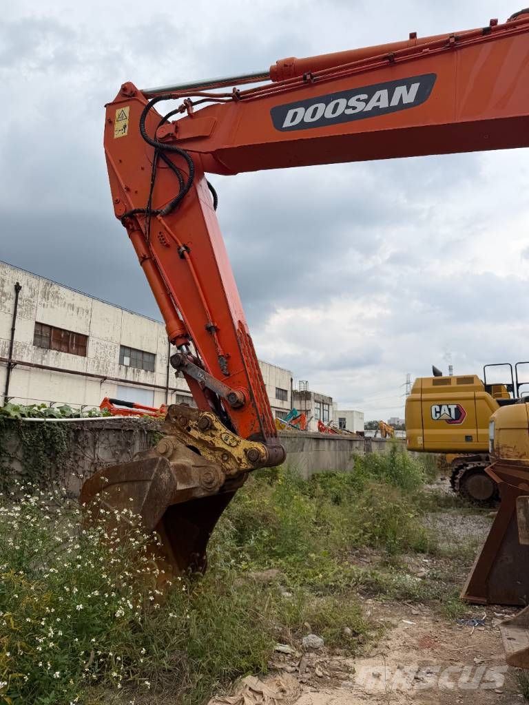 Doosan DH 210 W-7 Source factory Bagri na kolesih