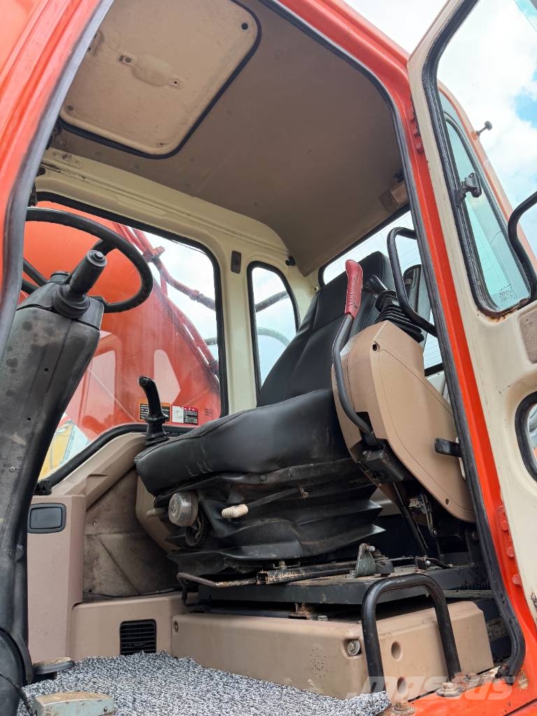 Doosan DH 210 W-7 Source factory Bagri na kolesih