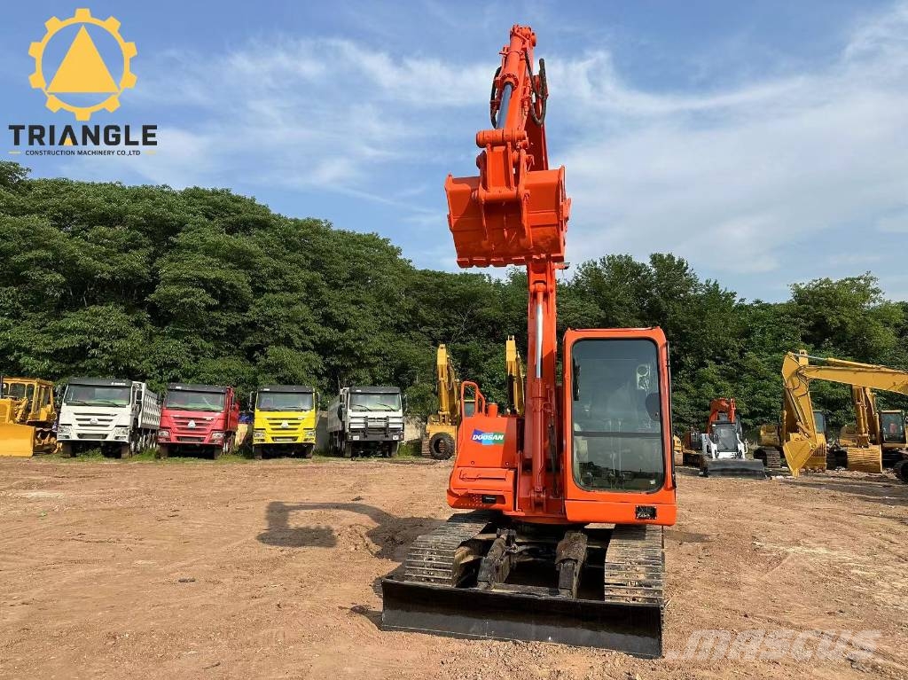 Doosan DH 80 Pelle sur chenilles