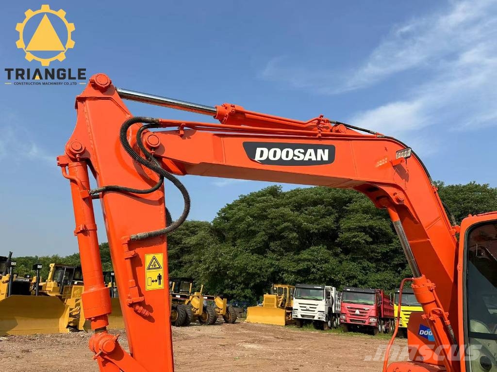 Doosan DH 80 Pelle sur chenilles
