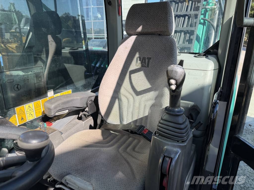 CAT mh3024 Перевантажувачі металобрухту/промислові навантажувачі