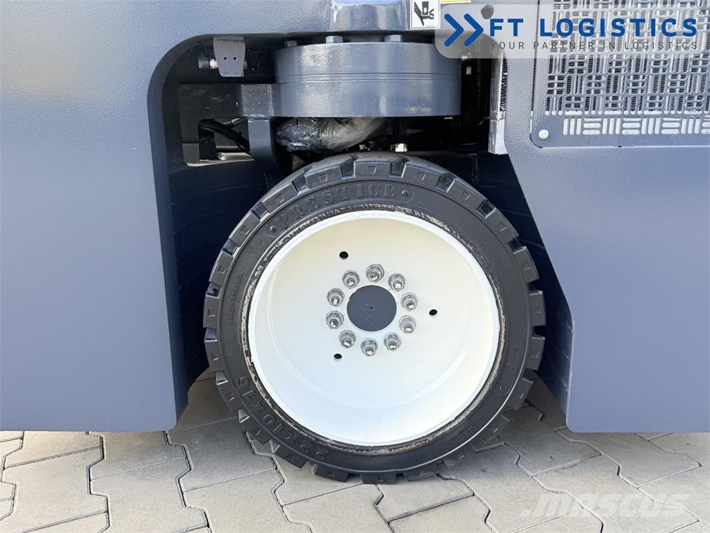 Combilift CB2500 | GAS | TRIPLEX 4900MM | FREE-LIFT | FORK-P شاحنة المناولة رباعية الاتجاهات