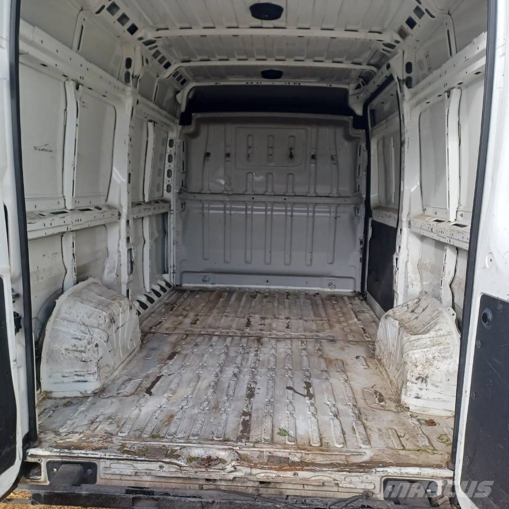 Peugeot Boxer Pick up de caixa aberta