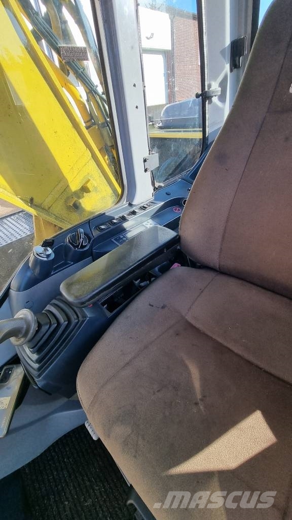 New Holland E 215 B Raupenbagger