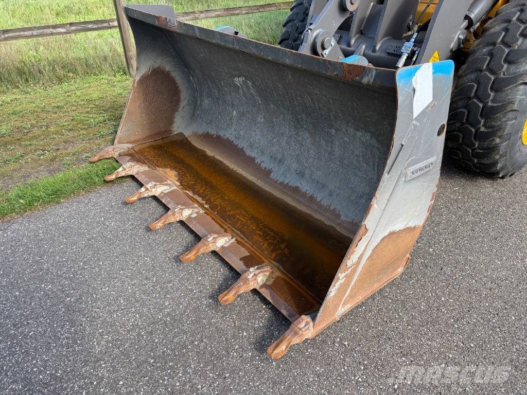 Volvo L 35 G 輪胎式裝載機