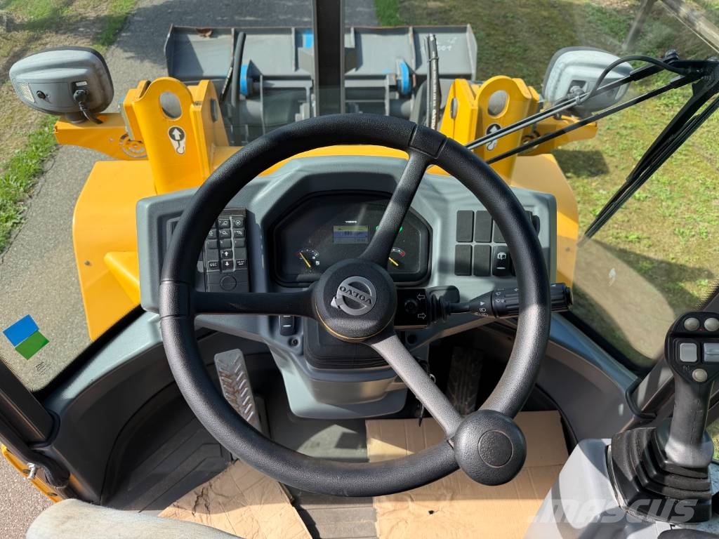 Volvo L 35 G 輪胎式裝載機