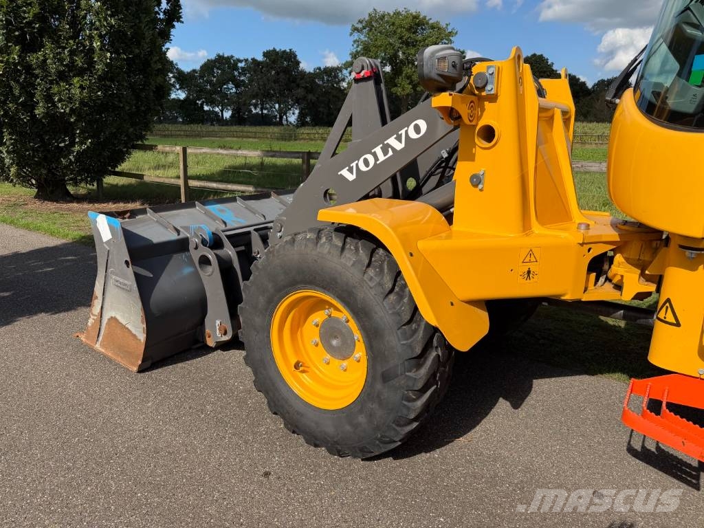 Volvo L 35 G 輪胎式裝載機
