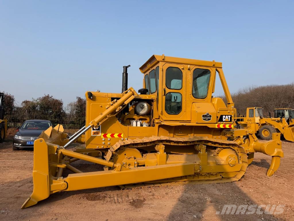 CAT D7G Buldozere pe senile