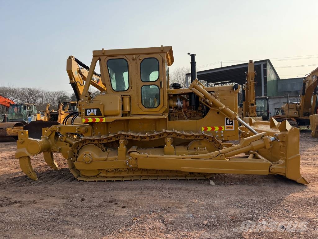 CAT D7G Buldozere pe senile