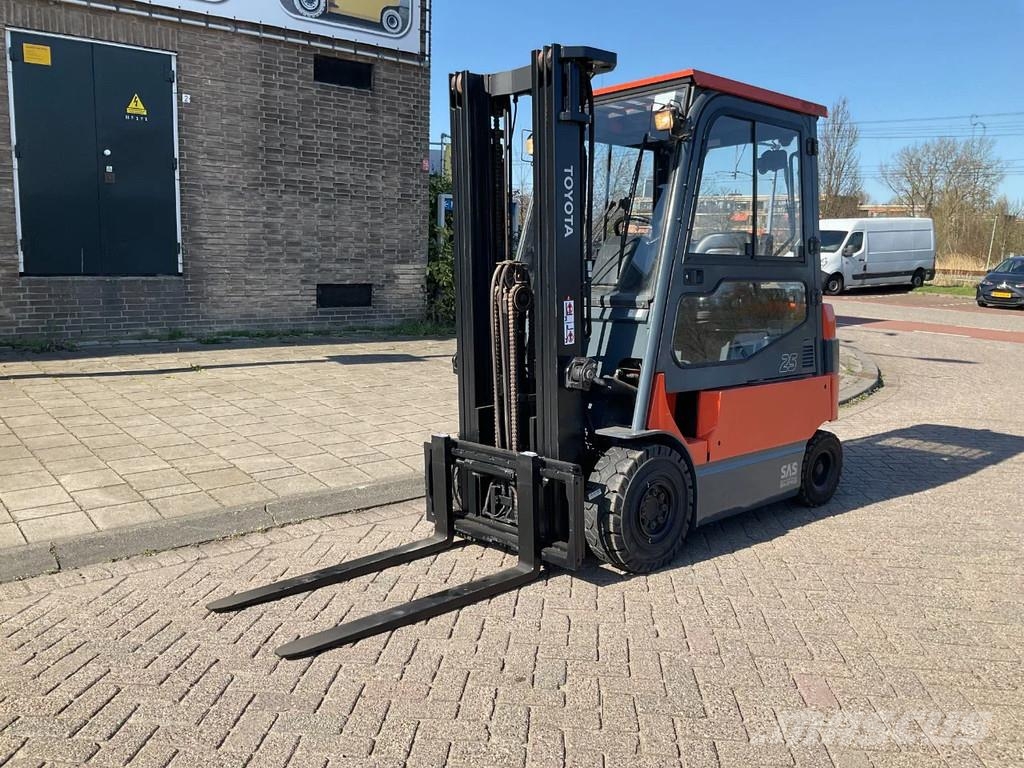 Toyota 7FBMF25 2500KG 5.00METER HEFTRUCK شاحنات ذات رافعات شوكية تعمل بالكهرباء