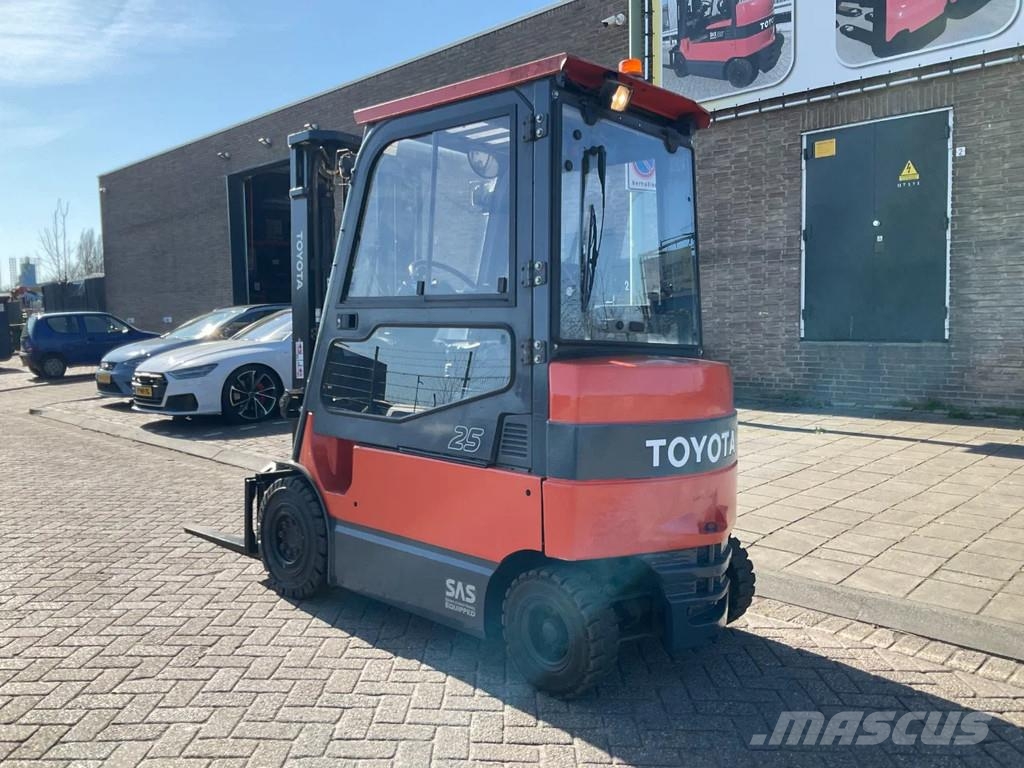Toyota 7FBMF25 2500KG 5.00METER HEFTRUCK شاحنات ذات رافعات شوكية تعمل بالكهرباء